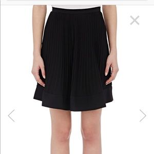 PHILOSOPHY Blk Crepe Pleated Skirt; Size 40 IT (Small or Size 4 - 6 in US)
